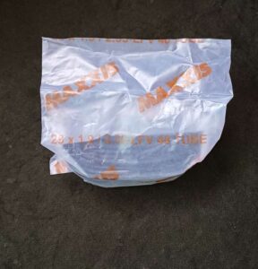 تیوپ مکسیس MAXXIS 27.5×1.75/2.4 48mm FV پک نایلونی